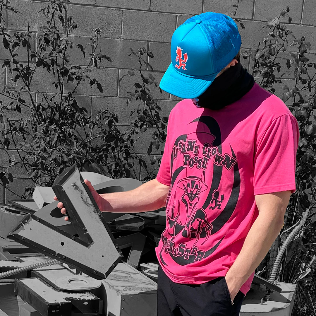 "Ringmaster Round" T-Shirt In Hot Pink - Image 5